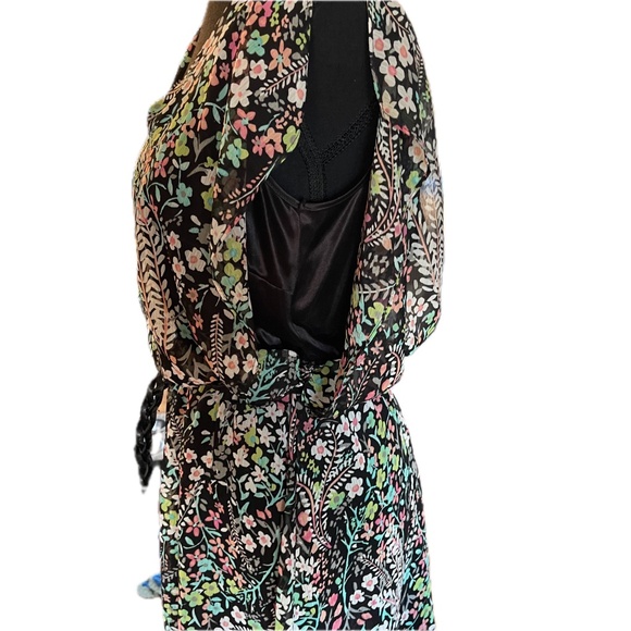 Lightweight floral dress - Picture 2 of 5